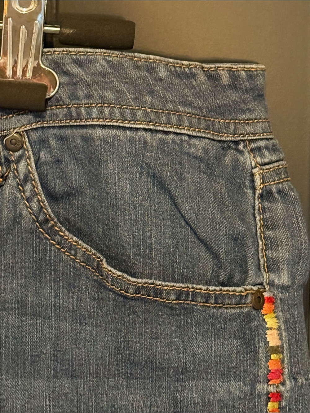 🌈 EV1 Alex Relaxed Denim Boho Shorts with Colorful Side Stitched Trim - Size 16 - Picture 7 of 15